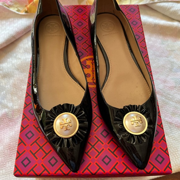 Tory Burch Pearl Emblem Flats - Picture 2 of 4